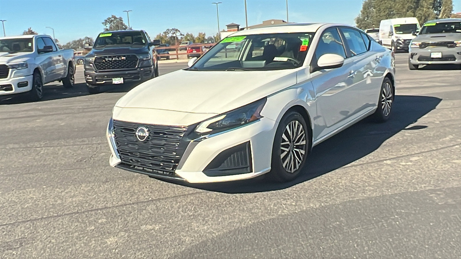 Used 2023 Nissan Altima 2.5 SV w/ SV Premium Package image 7