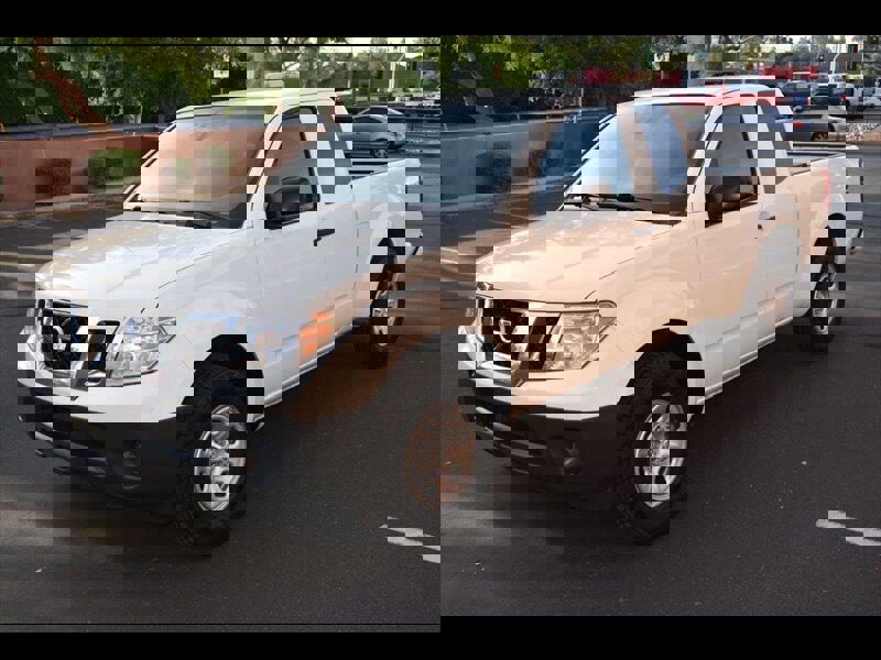 Used 2019 Nissan Frontier S image 3