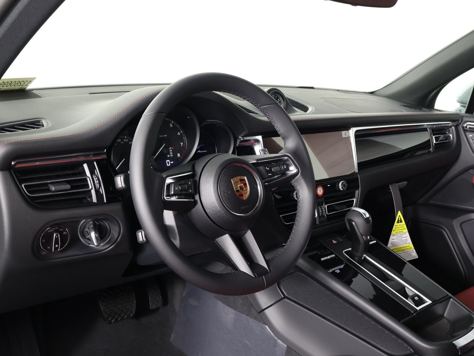 New 2026 Porsche Macan AWD/4WD image 4