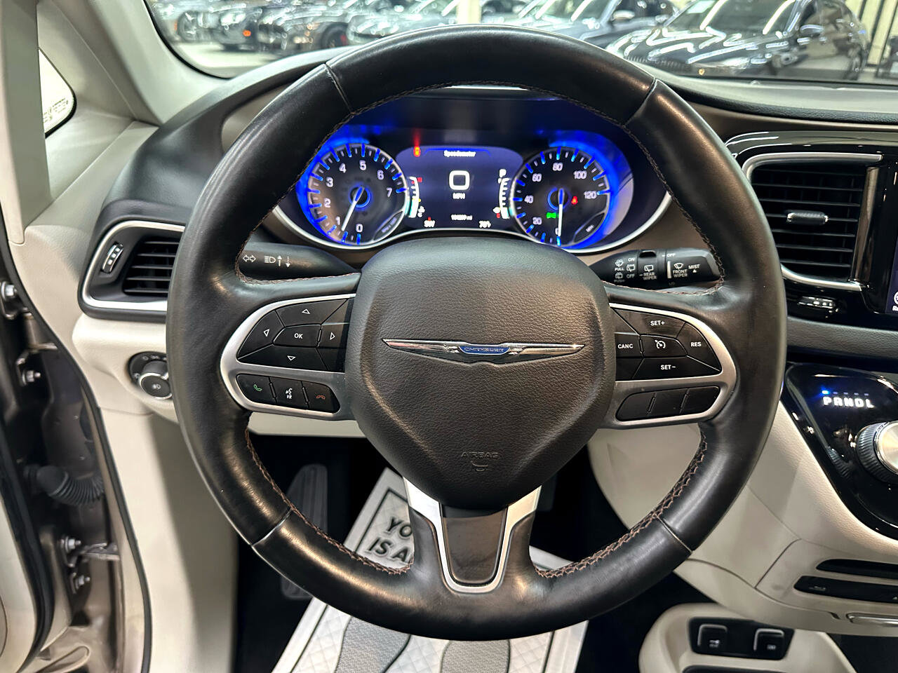 Used 2018 Chrysler Pacifica Touring-L Plus image 22