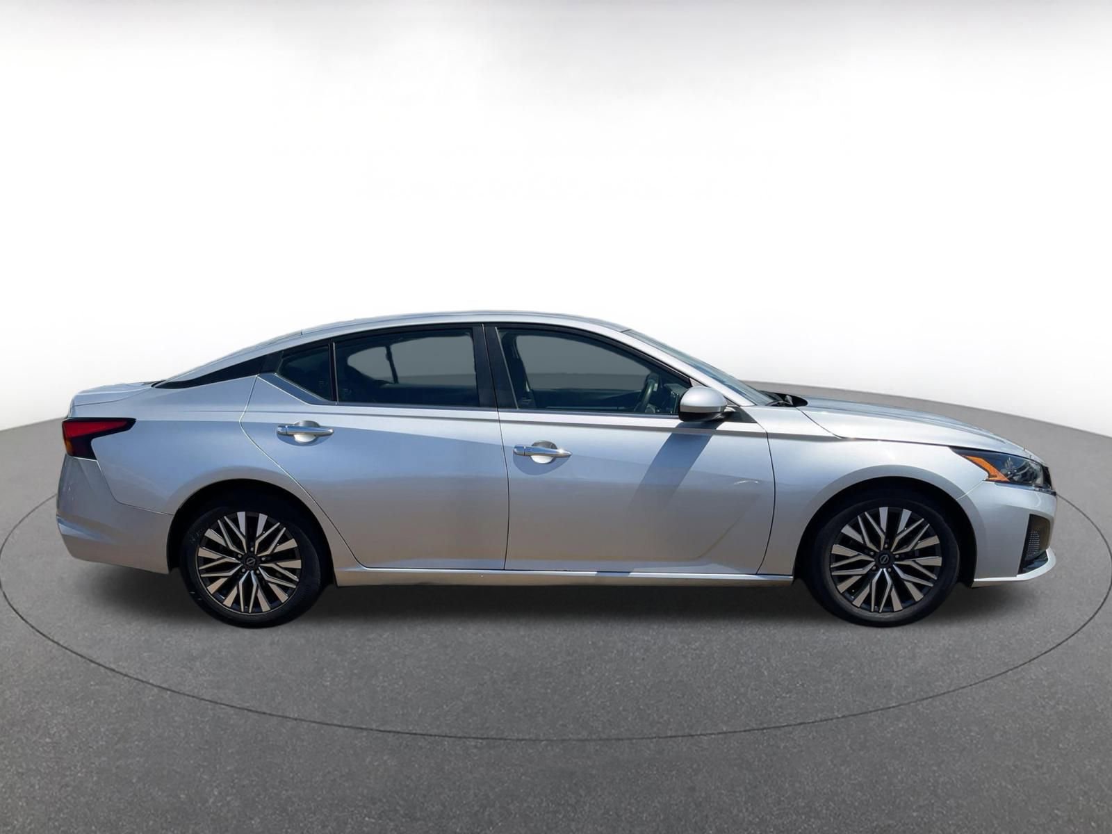 Used 2023 Nissan Altima 2.5 SV image 18