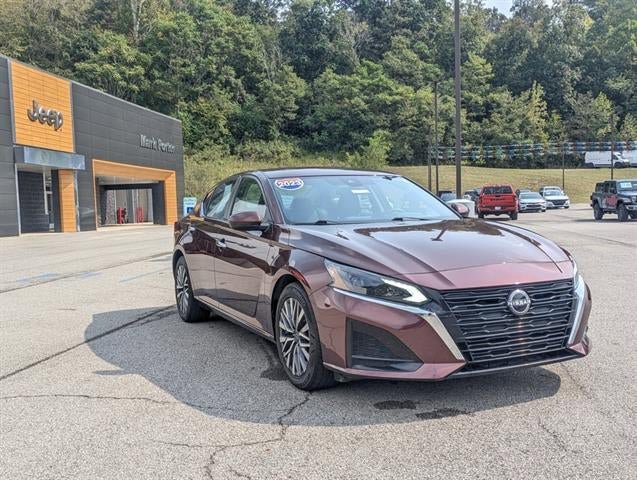 Used 2023 Nissan Altima 2.5 SV FWD image 5