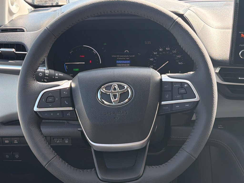 New 2026 Toyota Sienna XLE FWD image 19