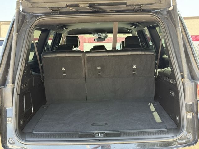 Used 2024 Jeep Wagoneer L Series II RWD image 31