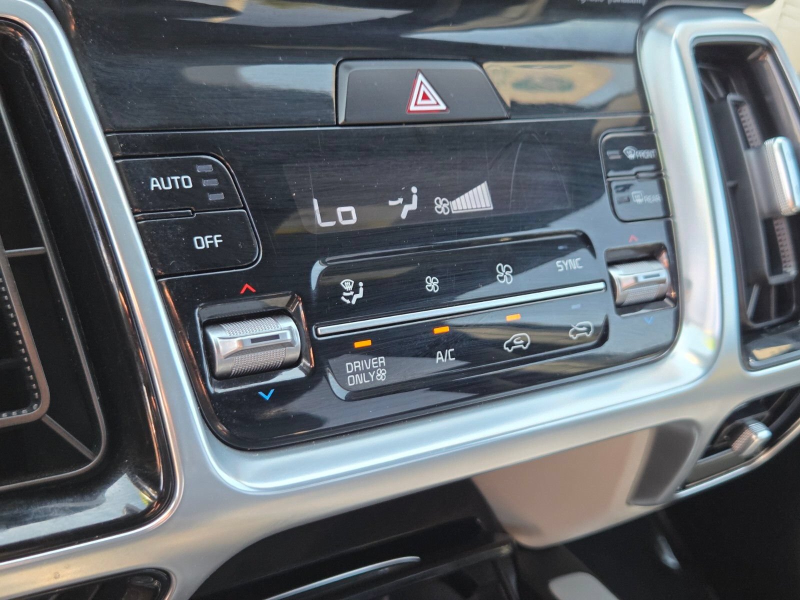 Used 2022 Kia Sorento SX Prestige AWD/4WD image 22