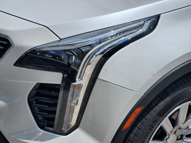 Used 2022 Cadillac XT4 Premium Luxury w/ Cold Weather Package FWD image 10