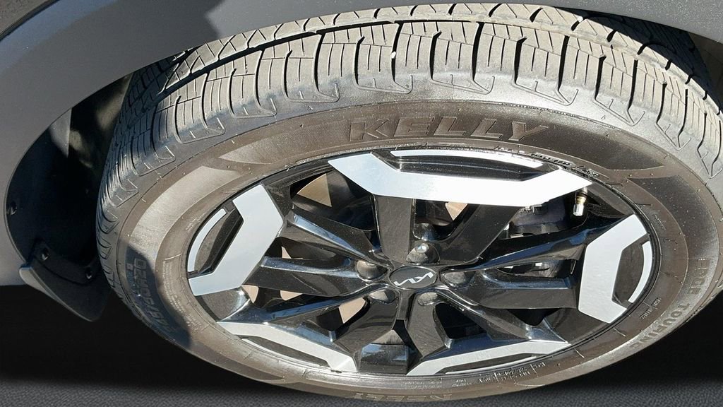 Used 2024 Kia Telluride EX w/ EX Captain's Chair Package FWD image 7