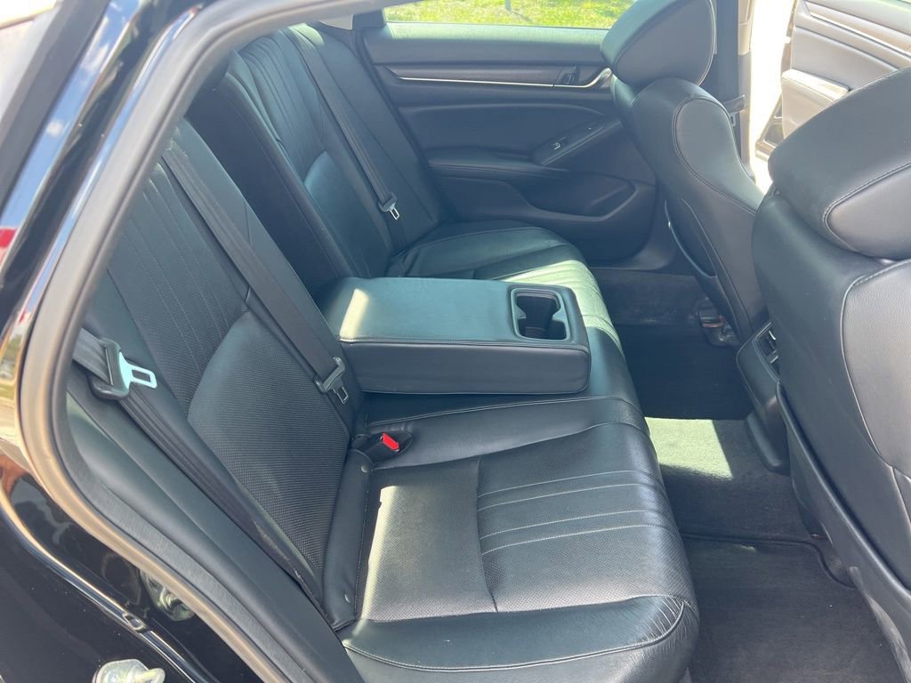 Used 2018 Honda Accord Touring image 31