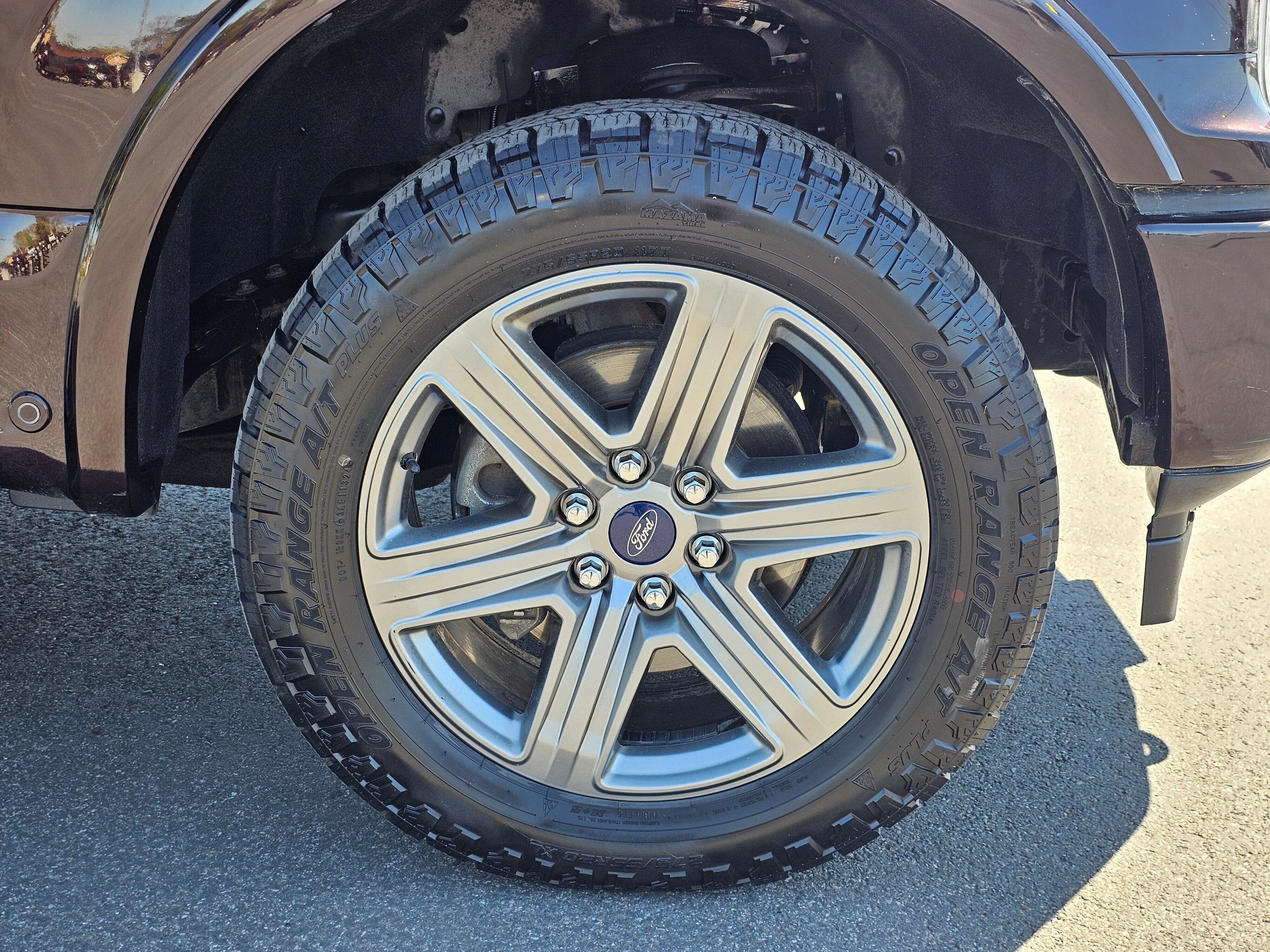 Used 2018 Ford F150 Lariat w/ Equipment Group 502A Luxury AWD/4WD image 9