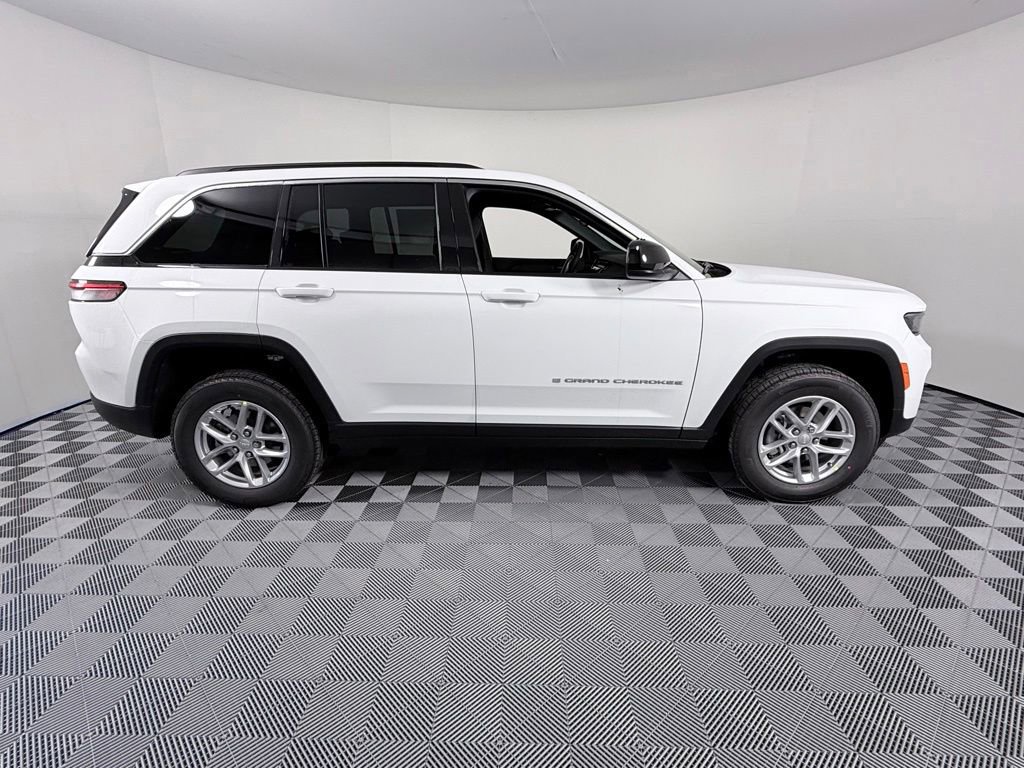 New 2025 Jeep Grand Cherokee Laredo X image 8