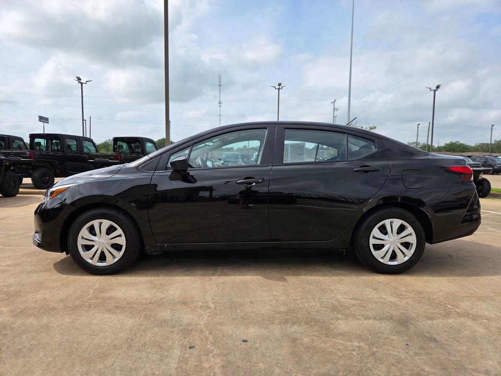 Used 2025 Nissan Versa S FWD image 10