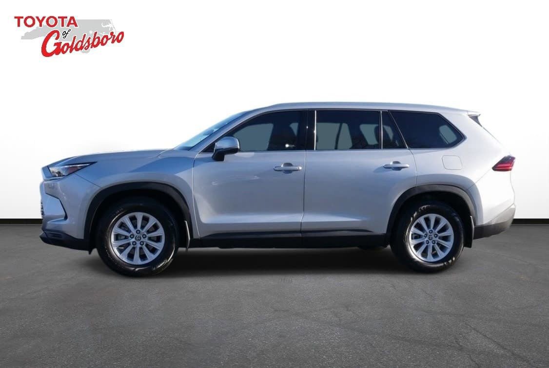 Used 2025 Toyota Grand Highlander AWD image 9
