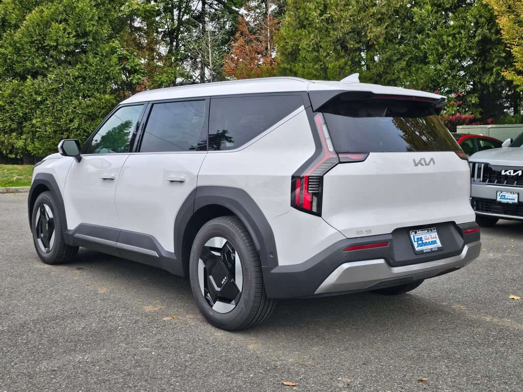 New 2026 Kia EV9 Wind AWD/4WD image 7