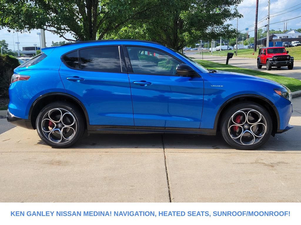 Used 2024 Alfa Romeo Stelvio Veloce AWD/4WD image 2