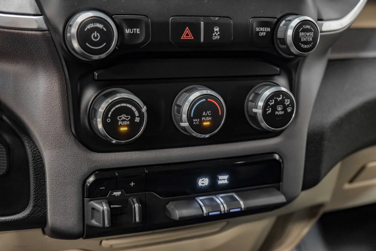 Used 2022 RAM 3500 Big Horn AWD/4WD image 24