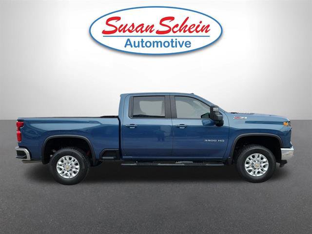 Used 2025 Chevrolet Silverado 3500 LT image 24