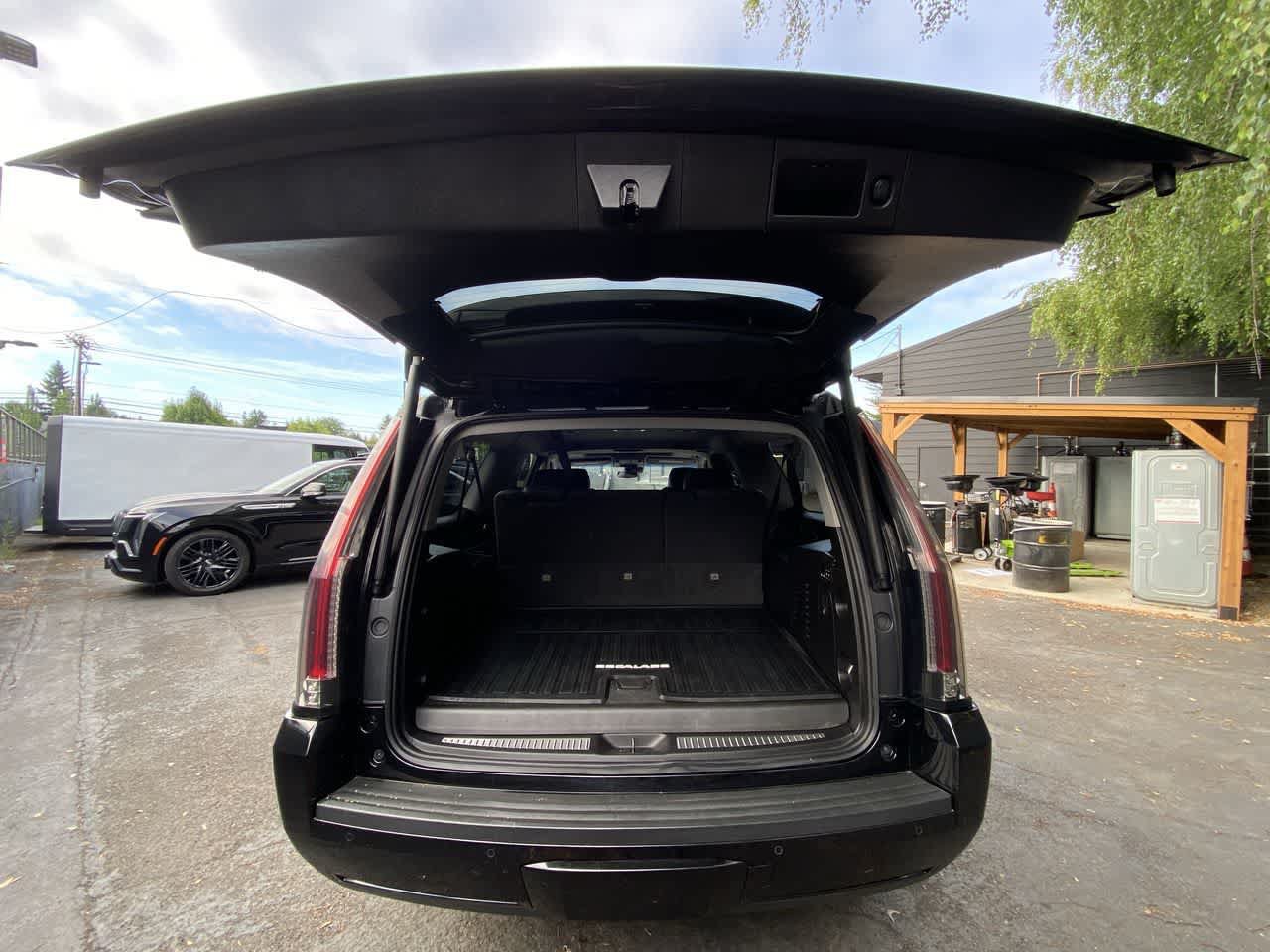 Used 2019 Cadillac Escalade ESV Luxury AWD/4WD image 27