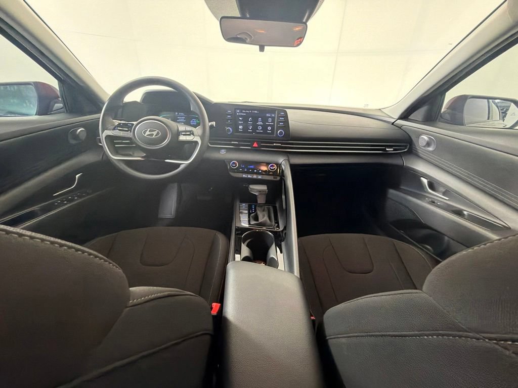 Certified 2025 Hyundai Elantra Hybrid FWD image 22