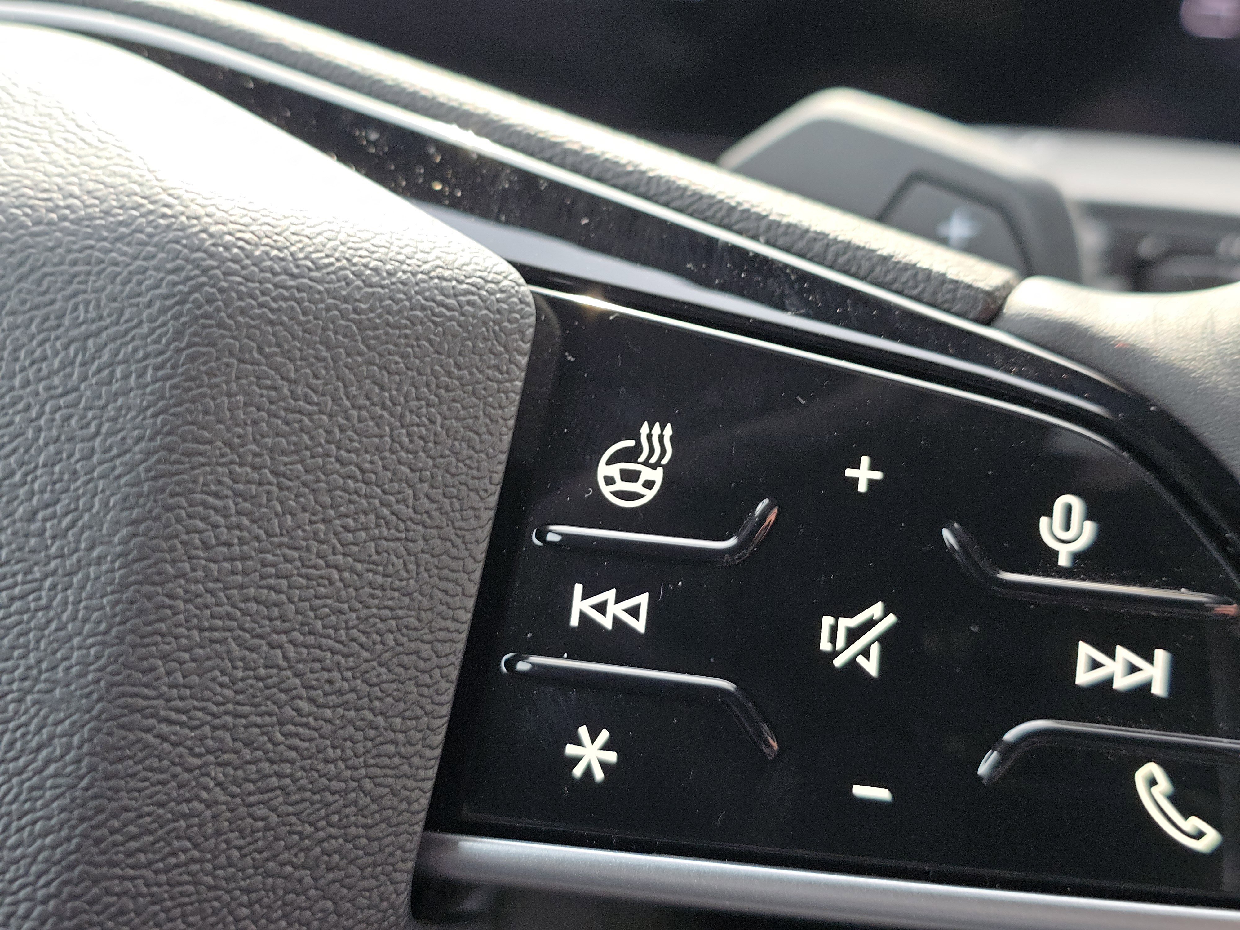 New 2025 Audi Q6 e-tron Premium Plus image 24