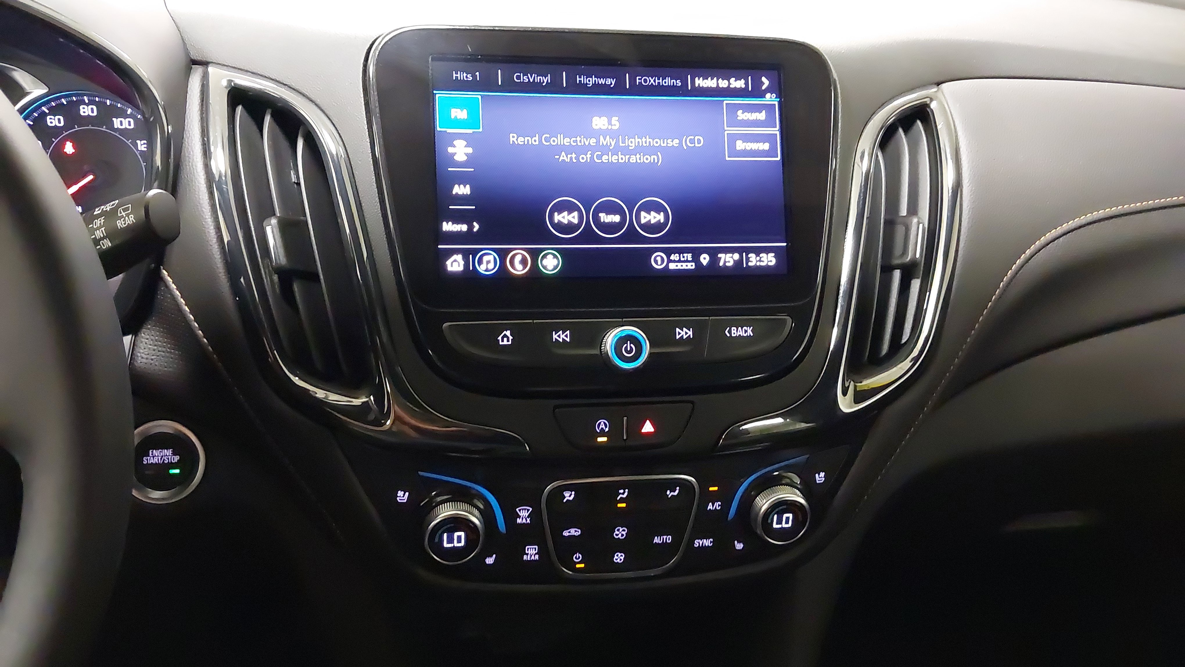 Used 2023 Chevrolet Equinox Premier AWD/4WD image 20