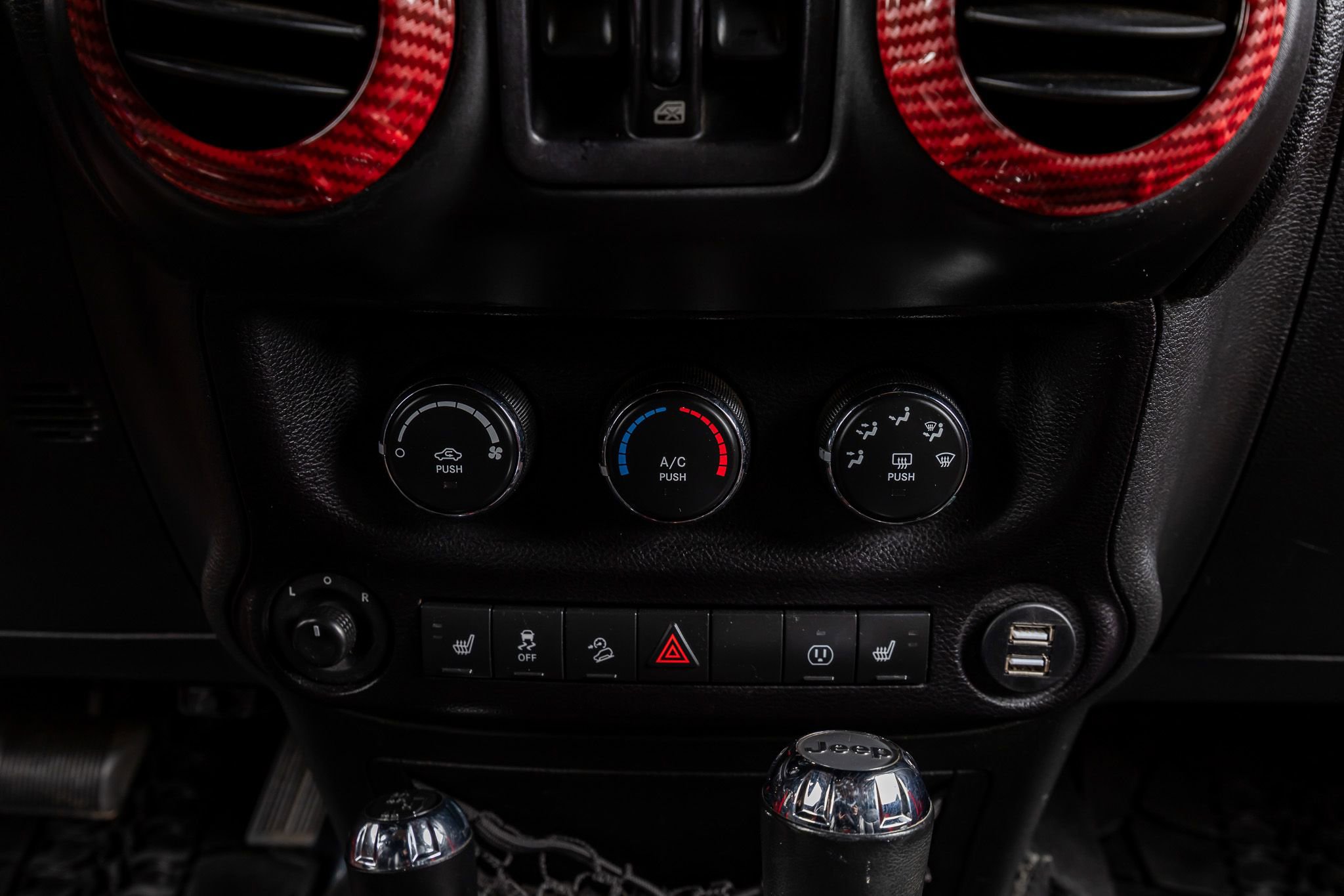 Used 2015 Jeep Wrangler Unlimited Sahara w/ Katzkin Premium Leather Group image 24