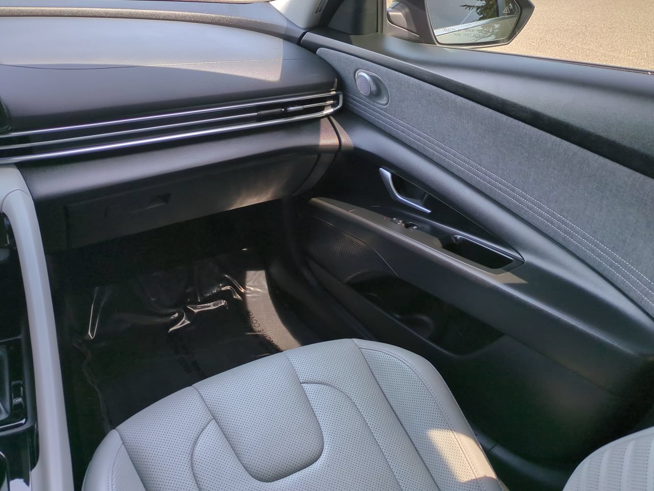 Used 2025 Hyundai Elantra Limited FWD image 16