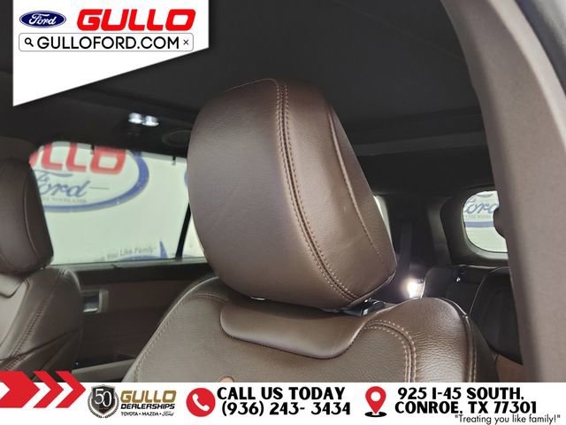 Used 2023 Ford Explorer King Ranch w/ Technology Package image 16