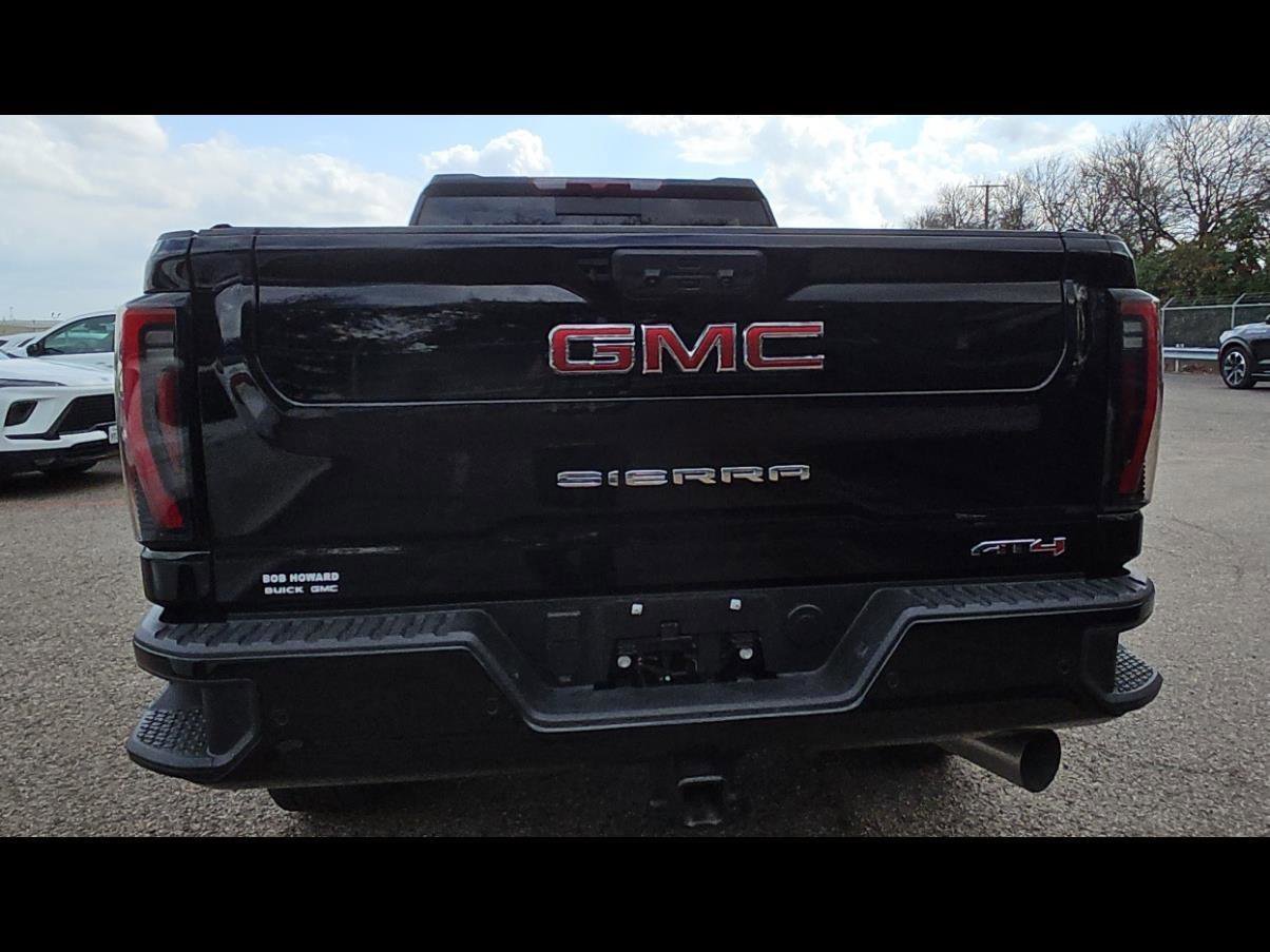 Used 2025 GMC Sierra 2500 AT4 image 6
