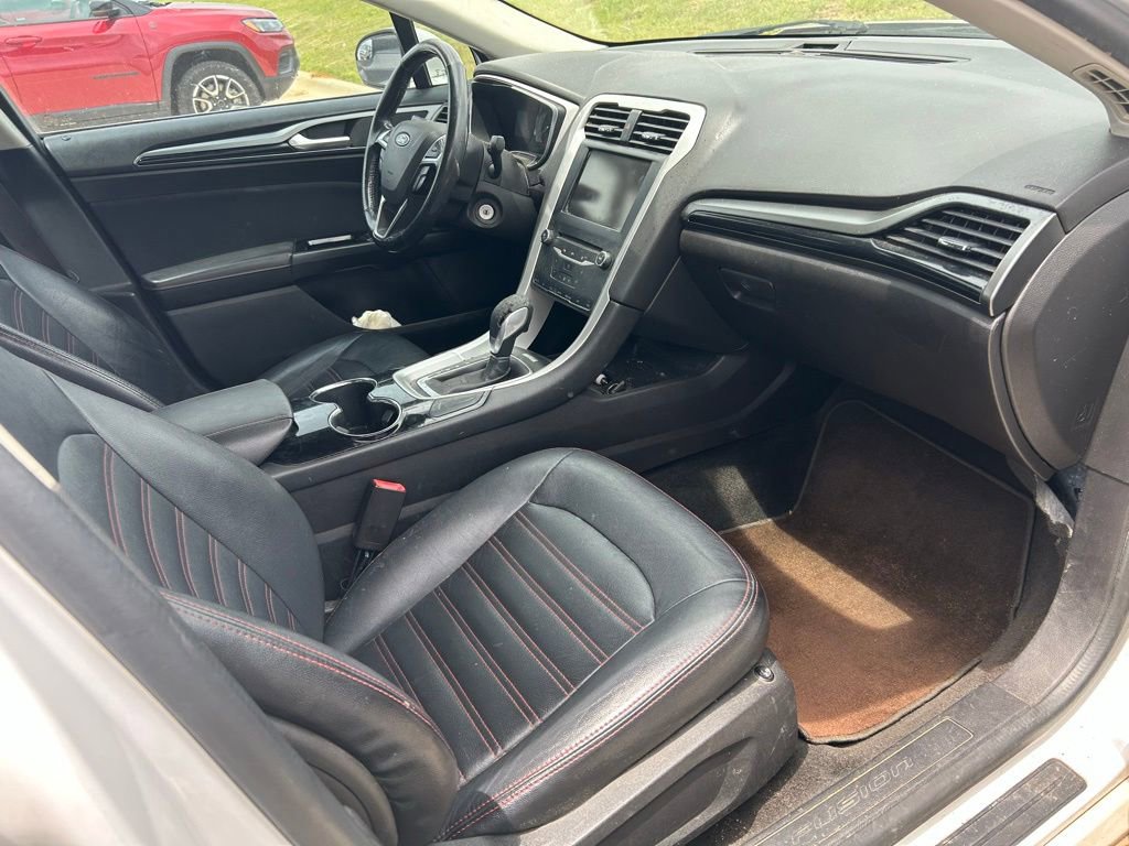 Used 2014 Ford Fusion SE FWD image 3