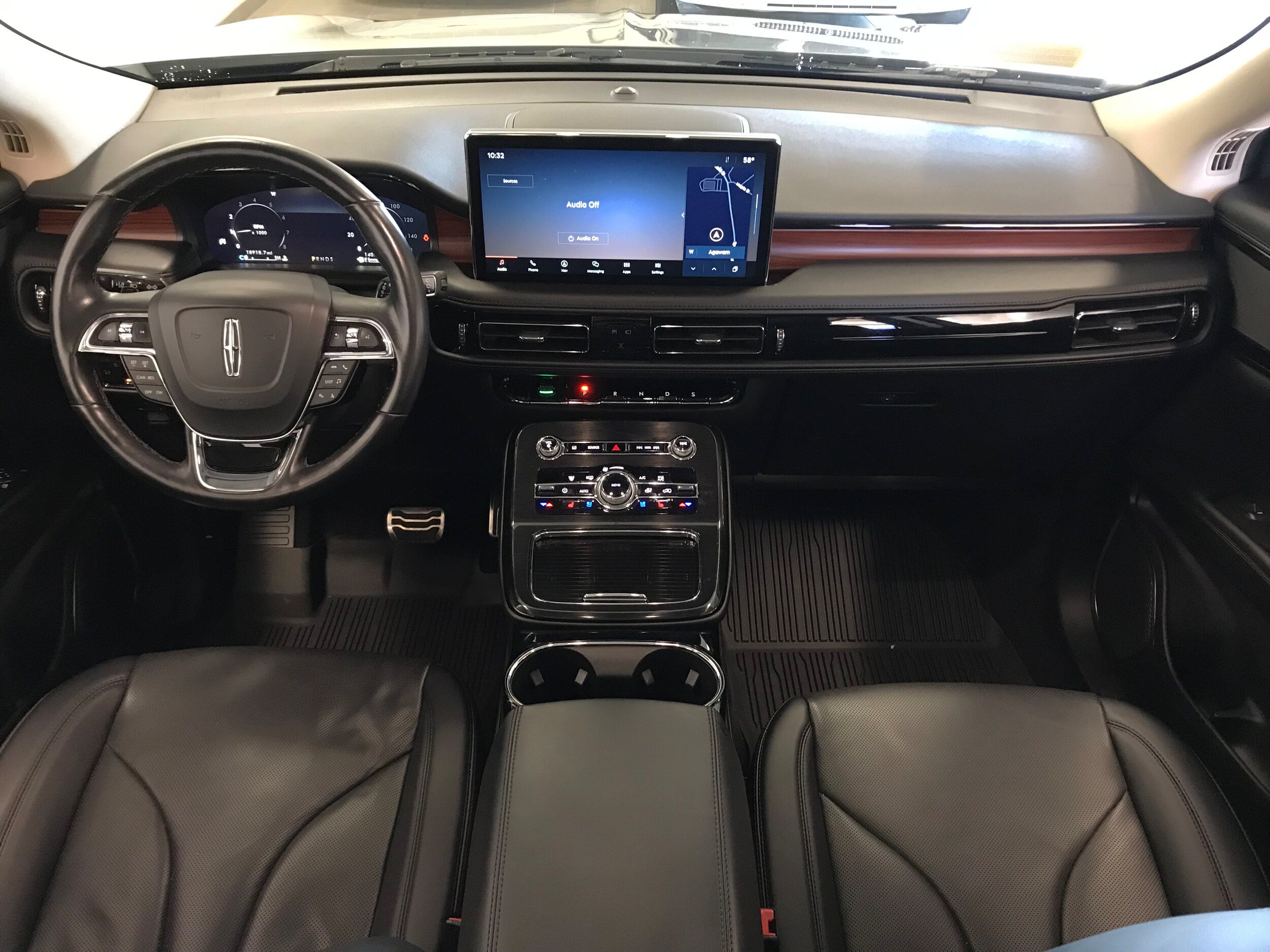 Used 2023 Lincoln Nautilus Reserve w/ Monochromatic Package AWD/4WD image 10