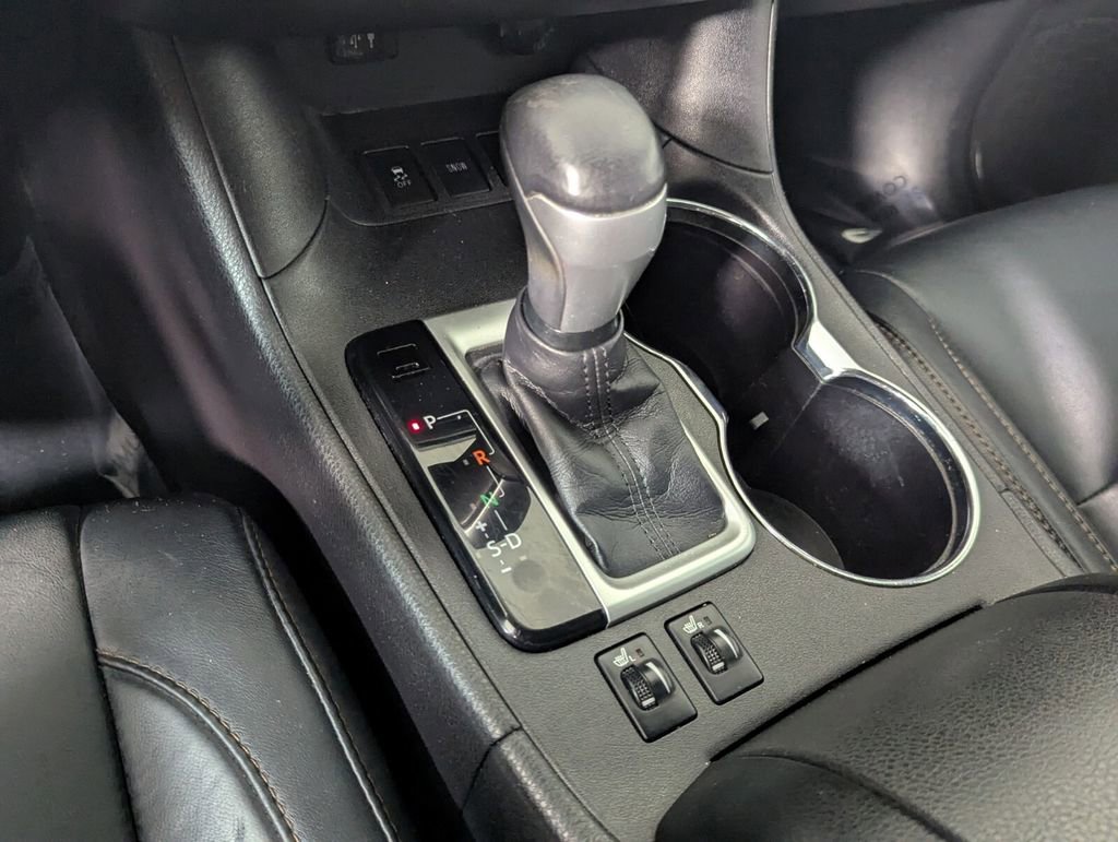 Used 2016 Toyota Highlander XLE FWD image 19