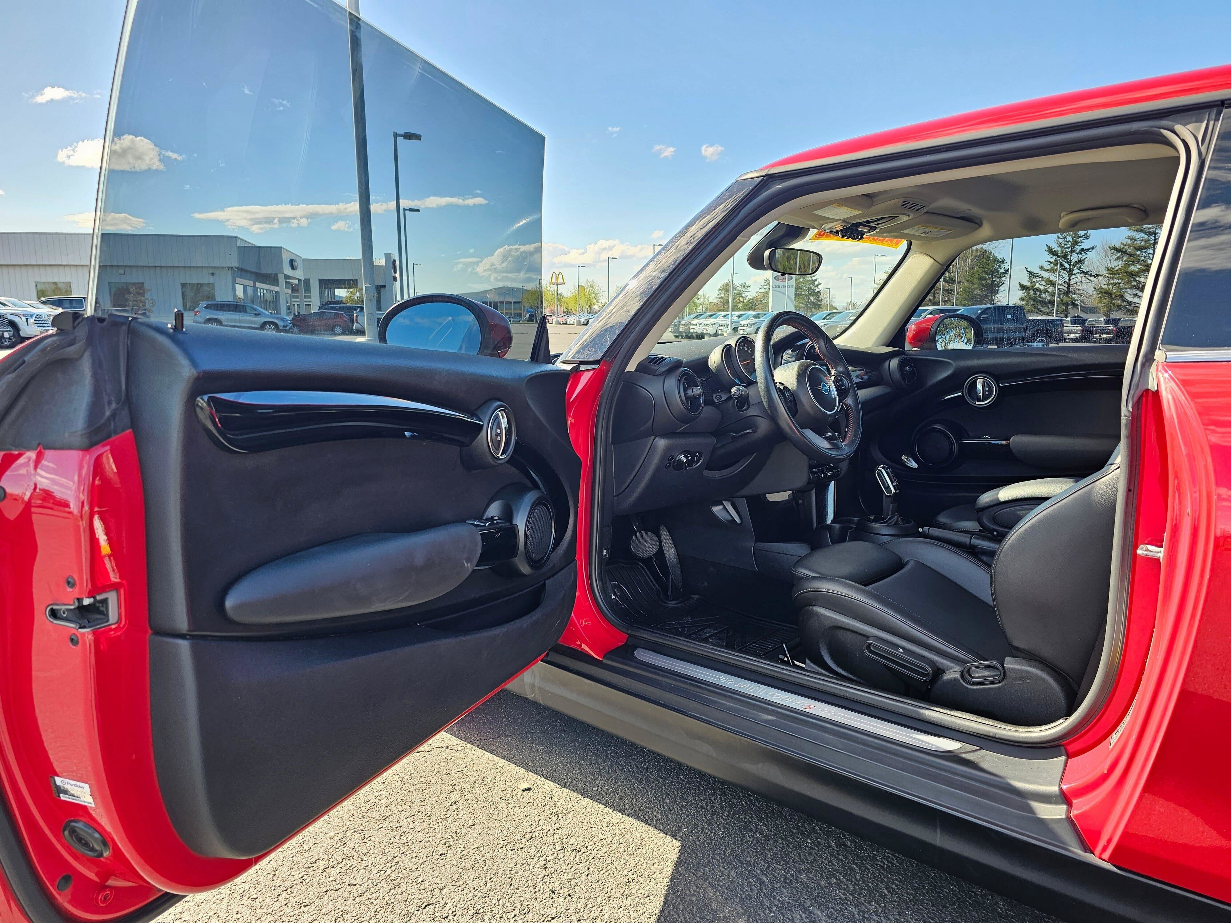 Used 2020 MINI Cooper S image 15