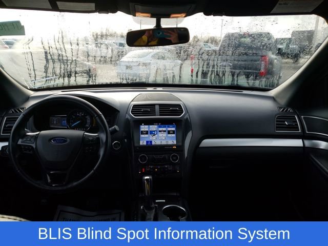 Used 2017 Ford Explorer XLT w/ Equipment Group 202A image 13