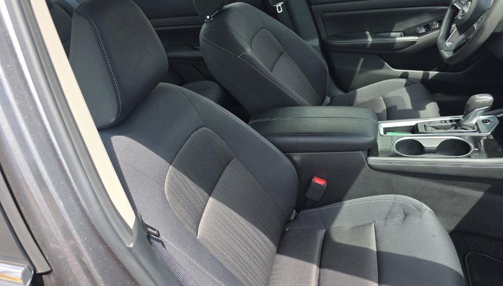 Used 2023 Nissan Altima 2.5 SV FWD image 10
