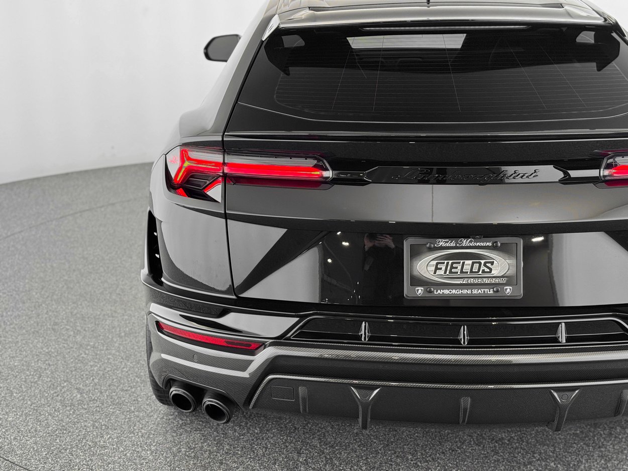 Used 2024 Lamborghini Urus Performante AWD/4WD image 40