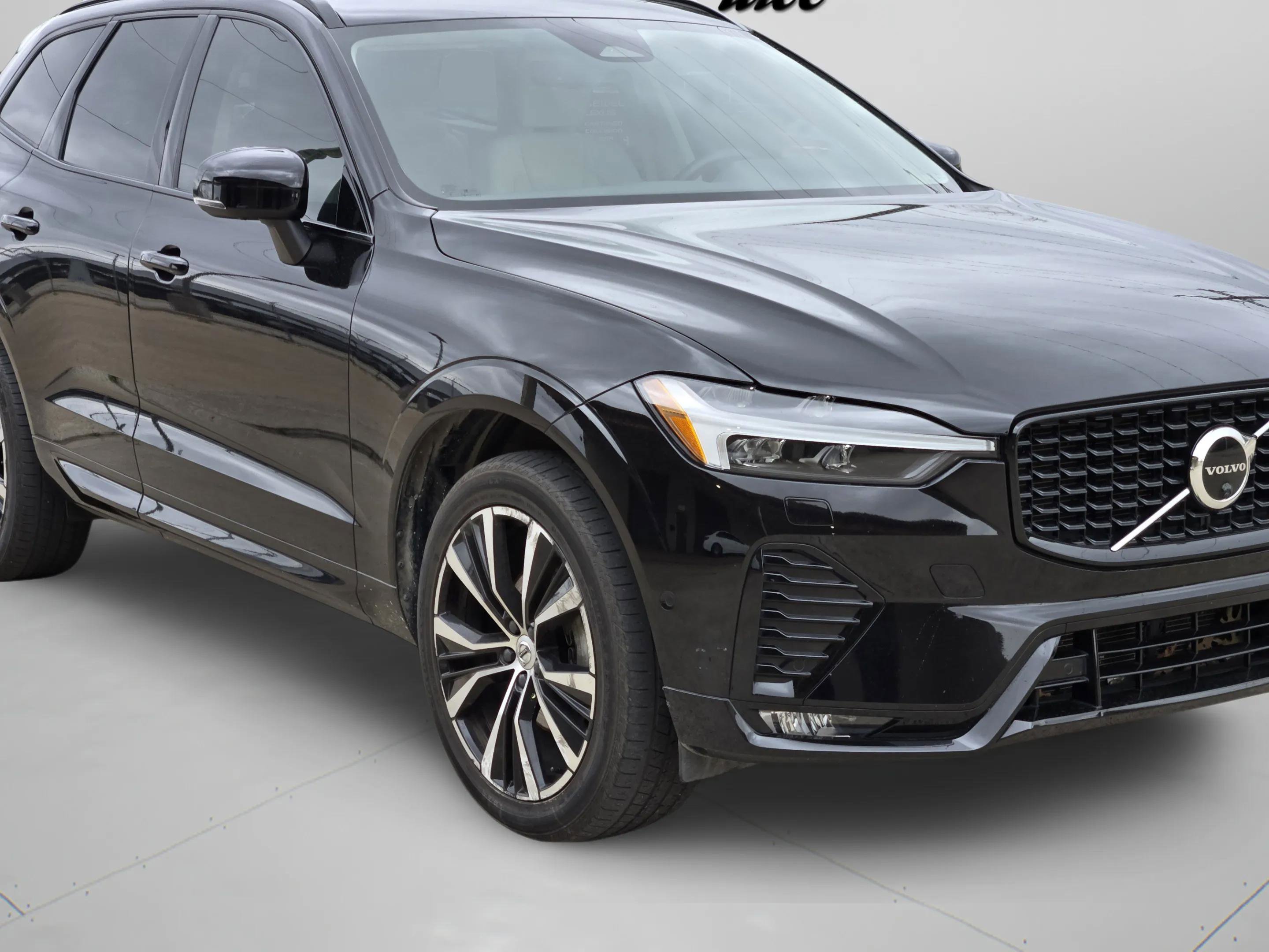 Used 2023 Volvo XC60 B5 Plus w/ Climate Package image 11