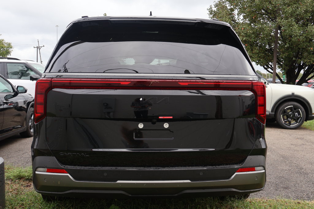 New 2027 Kia Carnival SX FWD image 4