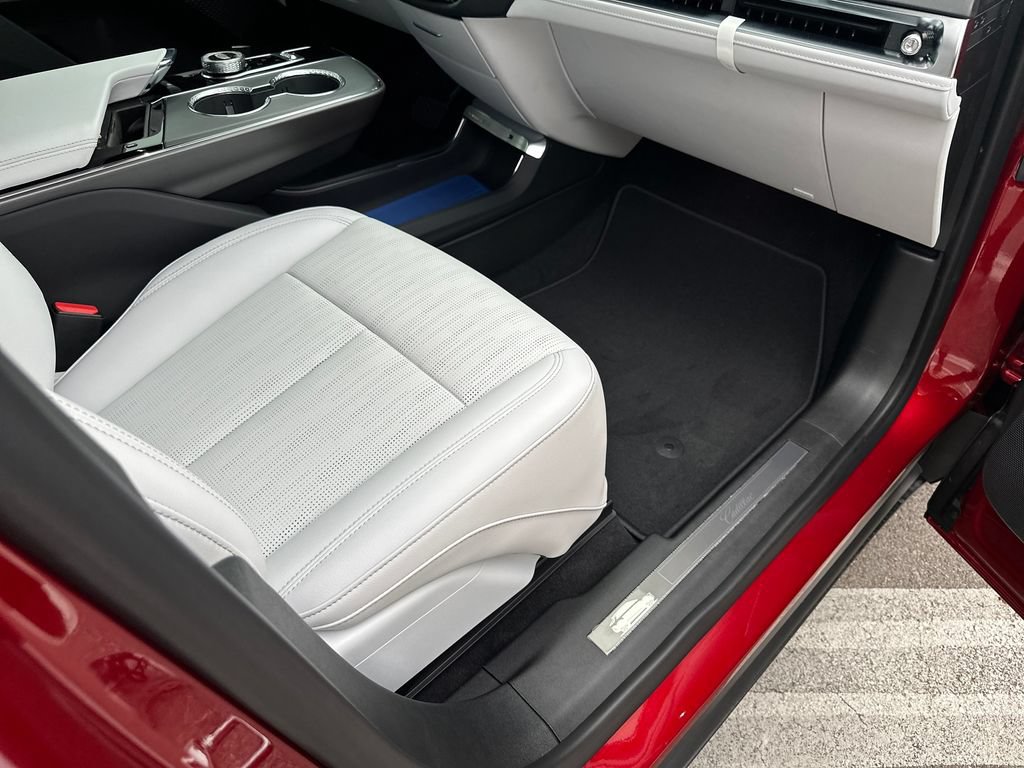 New 2026 Cadillac Lyriq Luxury RWD image 39
