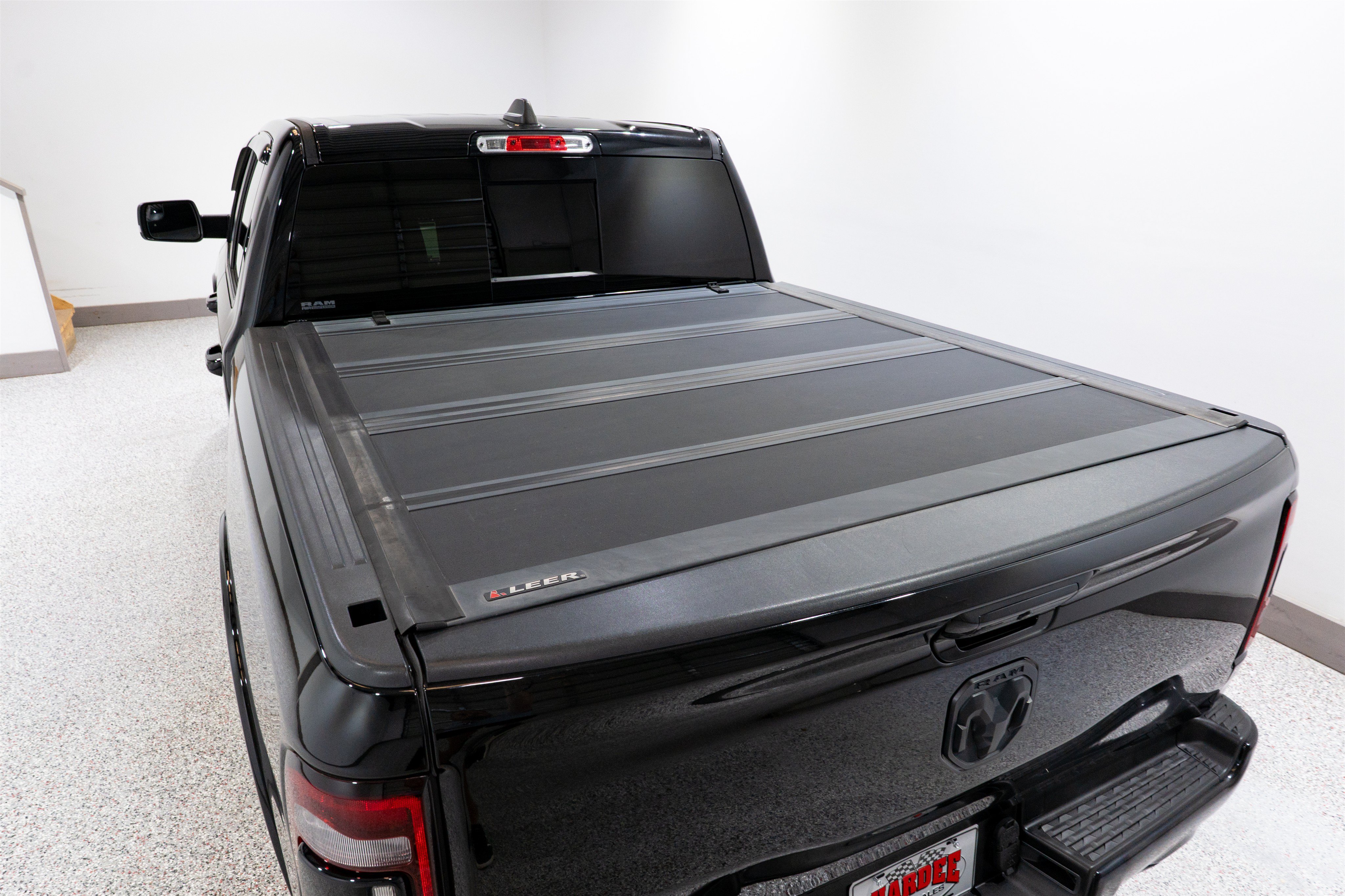 Used 2020 RAM 1500 Limited w/ Black Appearance Package AWD/4WD image 11