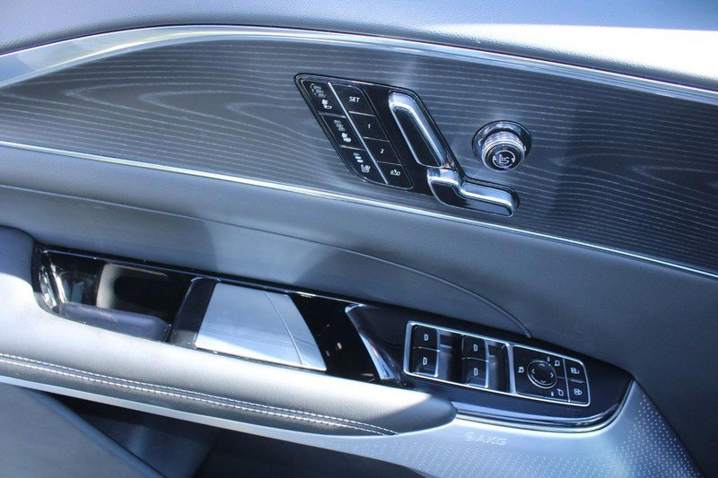 Used 2024 Cadillac Lyriq Sport image 9