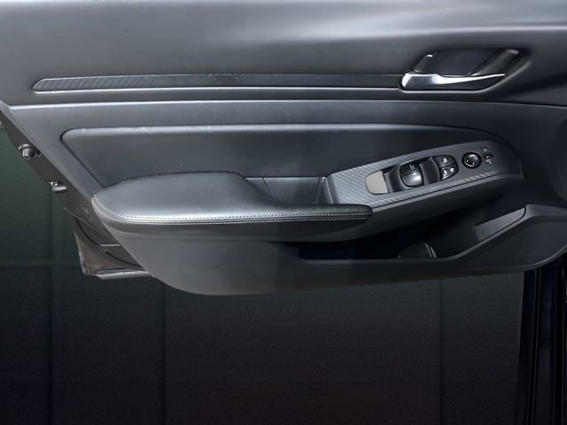 Used 2024 Nissan Altima 2.5 SV image 11