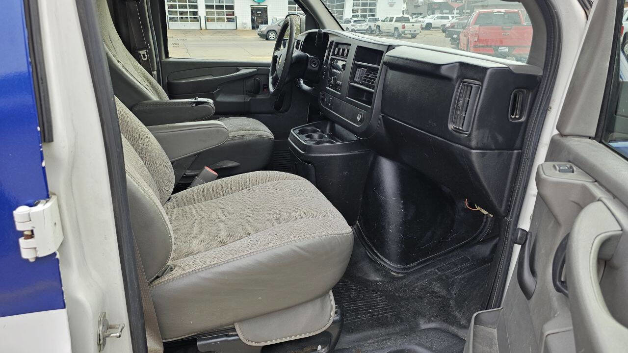 Used 2013 Chevrolet Express 2500 image 11