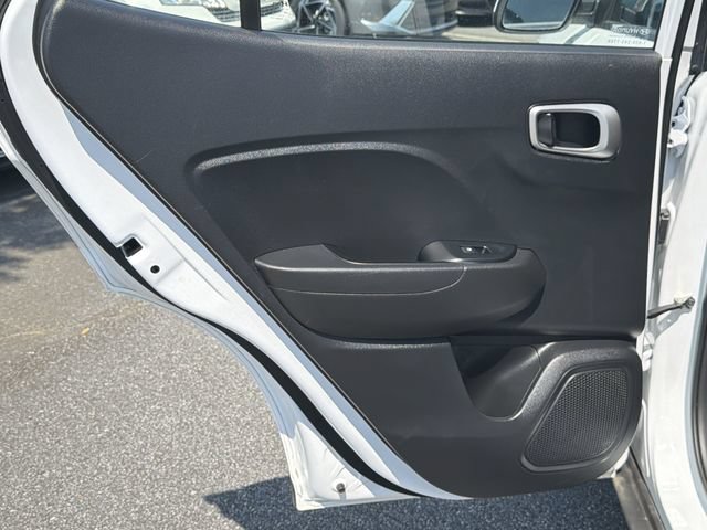 Certified 2025 Hyundai Venue SEL FWD image 24