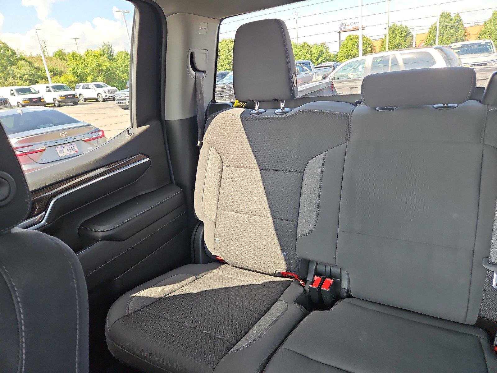 Used 2023 Chevrolet Silverado 1500 LT AWD/4WD image 20