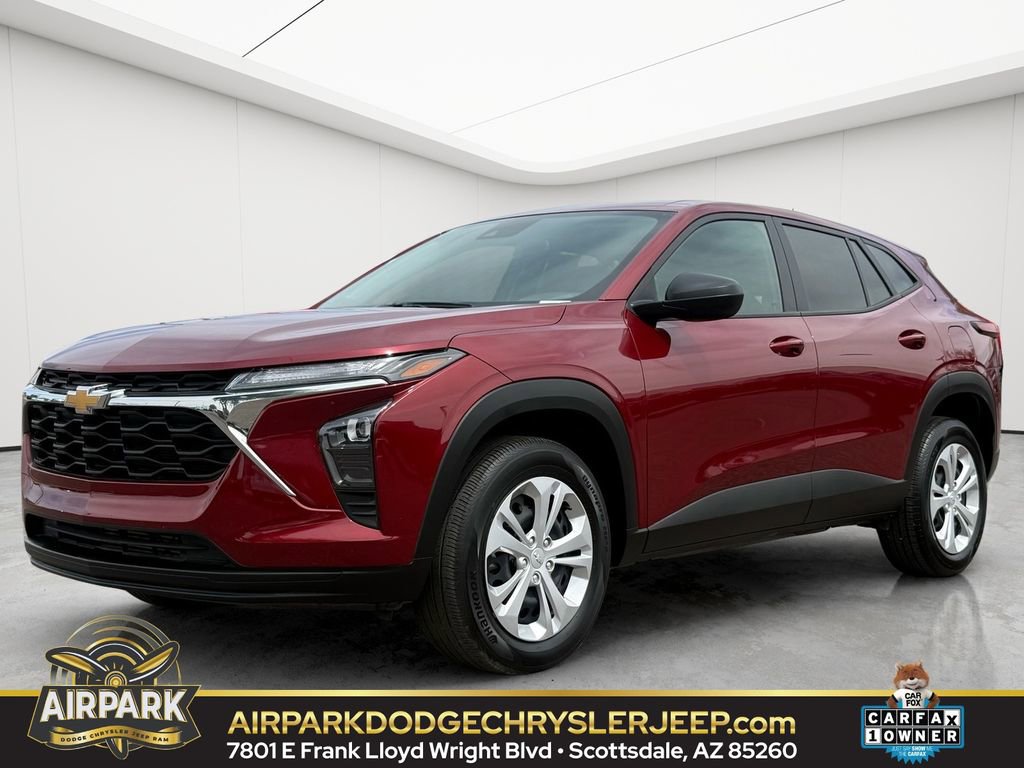 Used 2025 Chevrolet Trax LS image 1