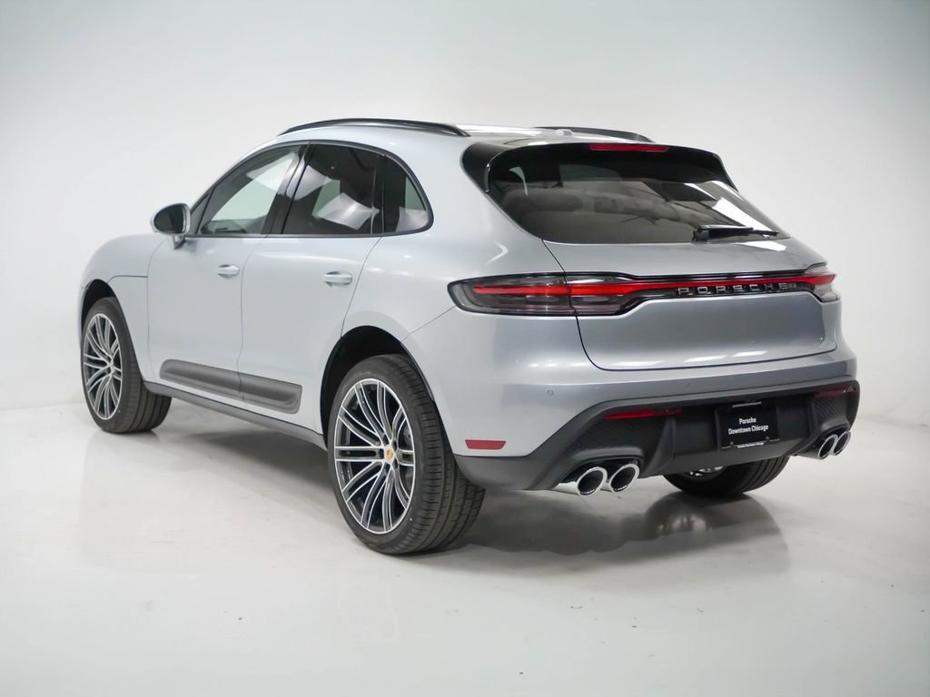 Used 2026 Porsche Macan image 3