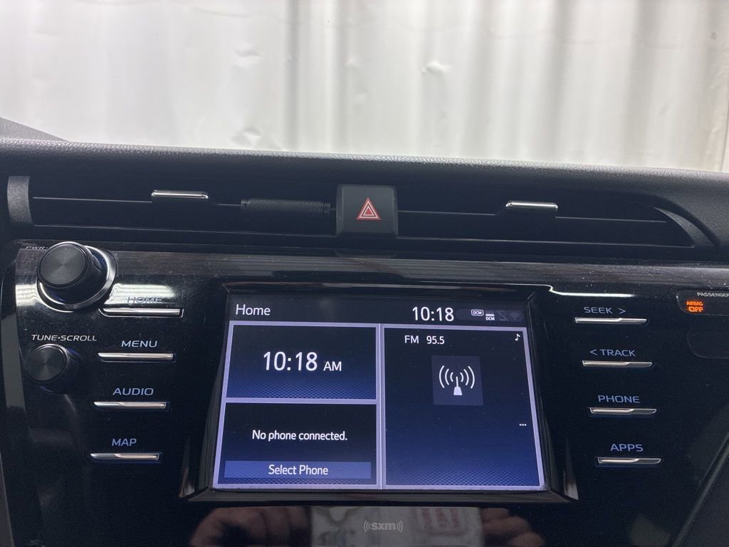 Used 2020 Toyota Camry SE FWD image 17