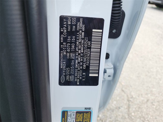 New 2025 Hyundai Elantra Limited image 33