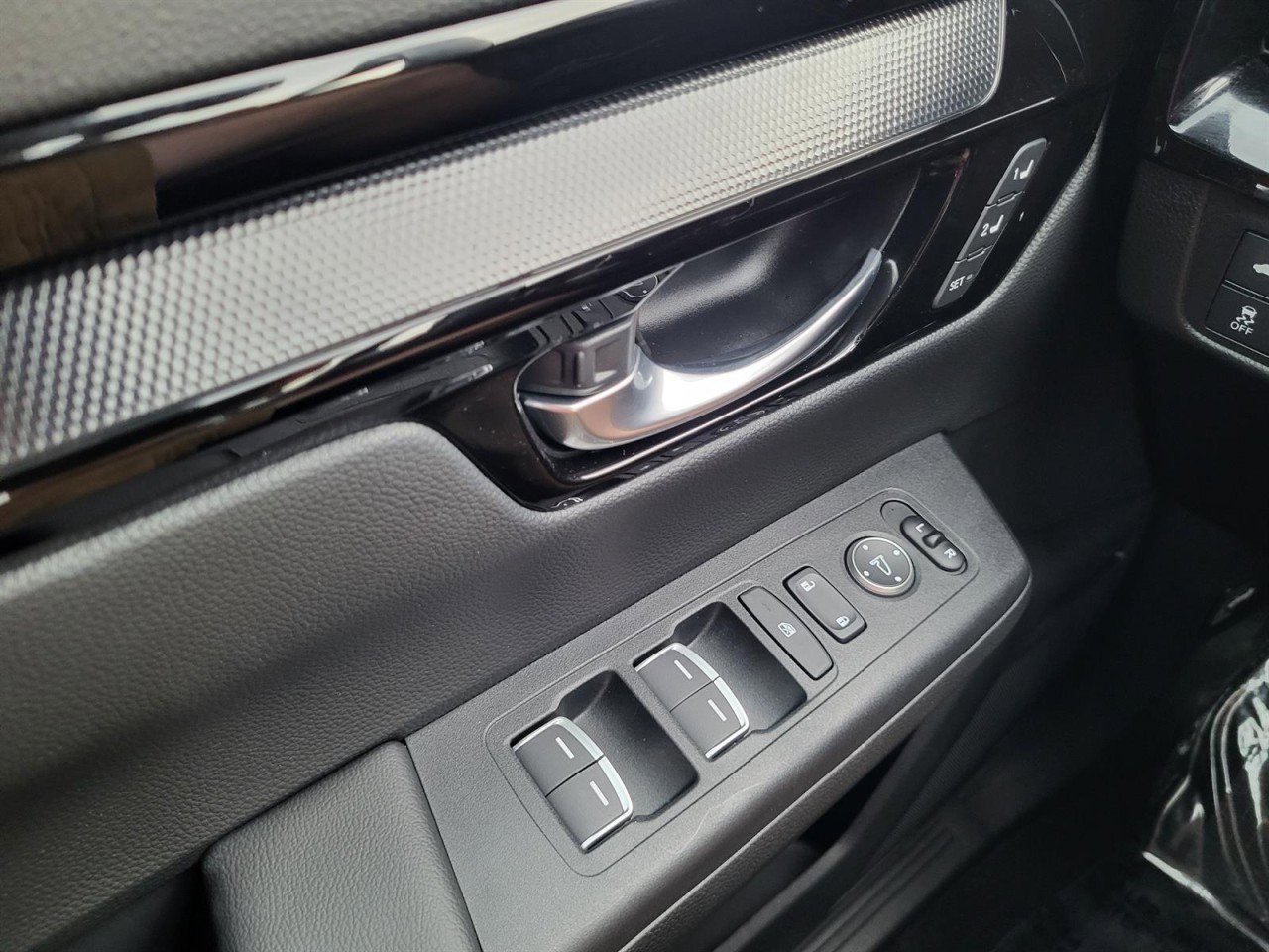 Certified 2025 Honda CR-V Sport Touring image 24