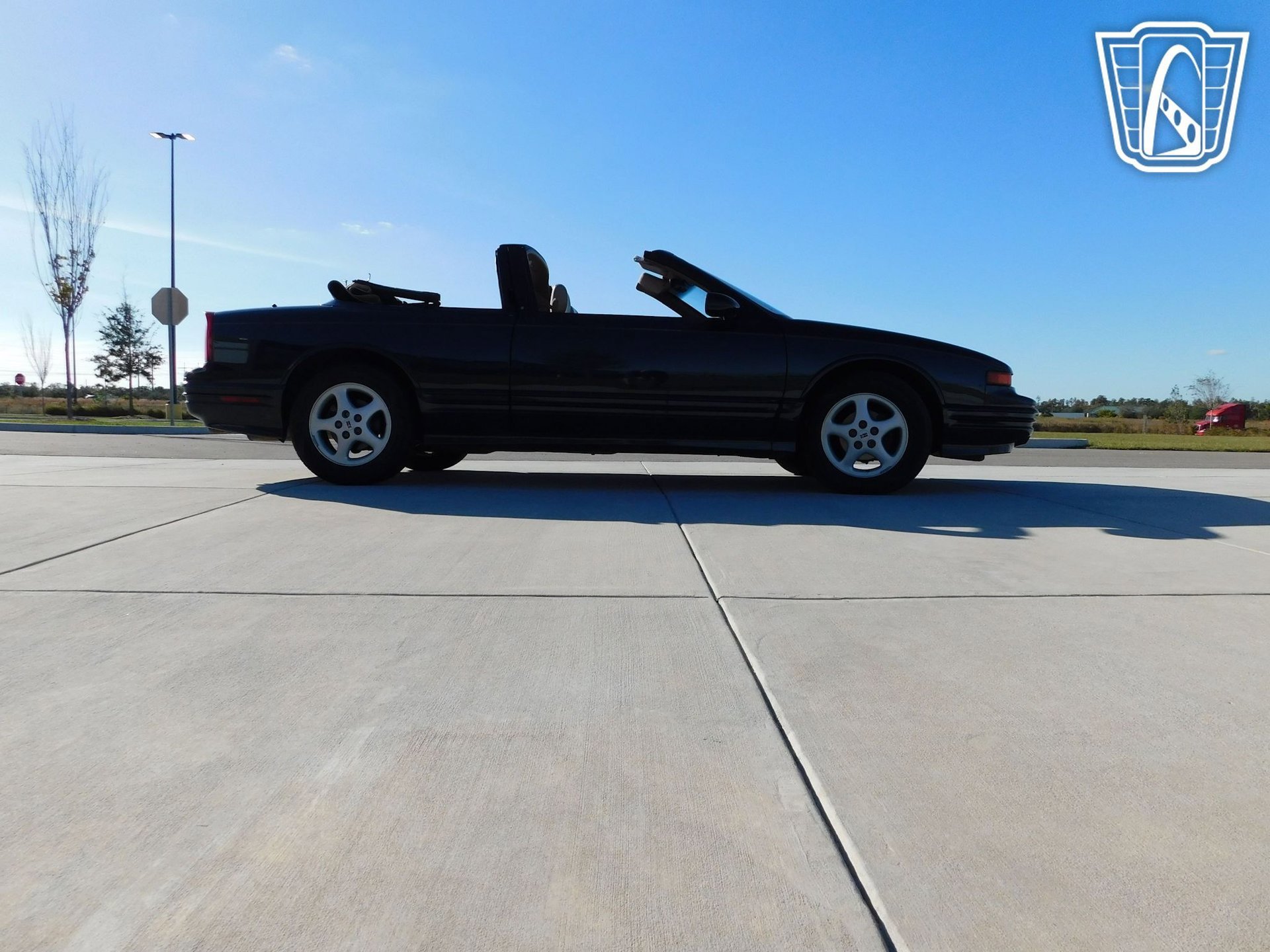 Used 1995 Oldsmobile Cutlass Supreme Convertible image 11